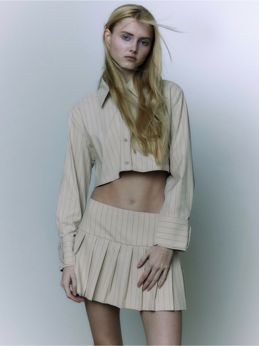 Zara Pleated Pinstripe Mini‎ Skirt Low Rise XS neutral beige school abercrombie